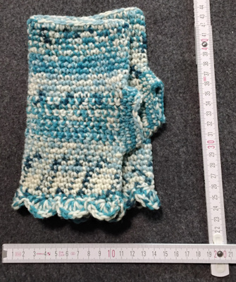 Alina´s Handmade käsityö RANTEENLÄMMITTIMET turkoosi valkoin