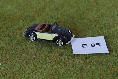 #E85 Pienoisrautatiehen kuplavolkkari VW, 1:87