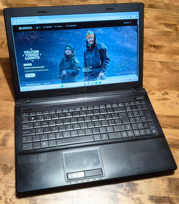 Asus i3/8GB/240GB/15.6/Windows 11 ** UUSI AKKU **