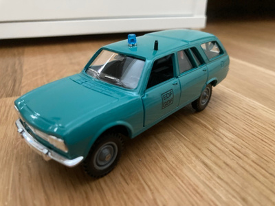 Peugeot 504 farmari 1/43 pienoismalli. Made in France