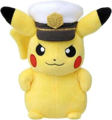  POKEMON PLUSH CAPTAIN PIKACHU 20CM	(53 681)		pehmo