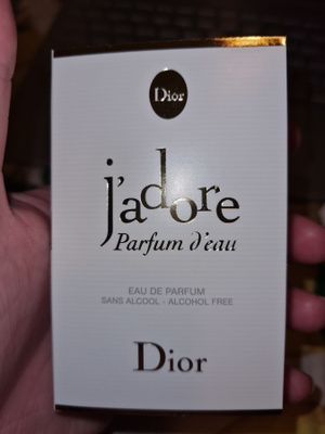 Hajuvesinäyte J´Adore  Dior Parfum d´Eau
