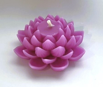 Mehiläisvahakynttilä Lootus -vaalea pinkki- 4 cm x 9 cm