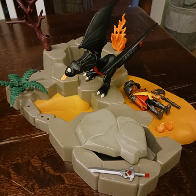 PLAYMOBIL DRAGON ISLAND #2  - HEAD HUNTER STORE.
