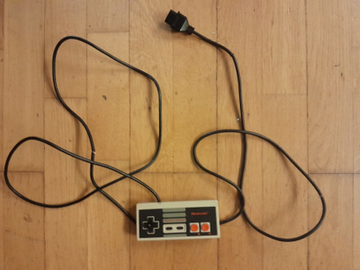 Alkuperäinen Nintendo Entertainment System ohjain