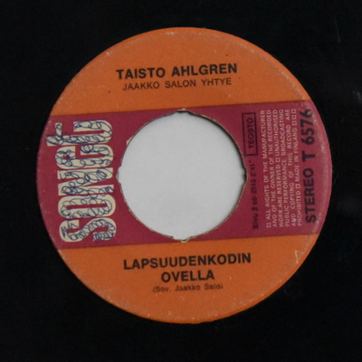 Single: Ahlgren, Taisto - Kaksi yksinäistä / Lapsuudenkodin.