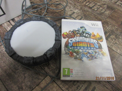 Wii Skylanders Giants CIB (peli+portaali)