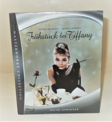 AAMIAINEN TIFFANYLLA MEDIABOOK (BD)