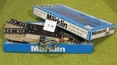 #F39 Märklin sähköristeys 5128 + laatikko