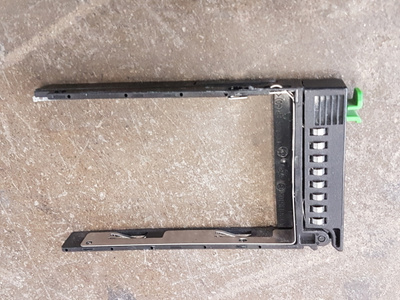 Fujitsu 2.5" SAS levykelkka