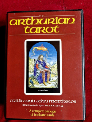 Tarot by John Matthews and Caitlín Matthews (1990)
