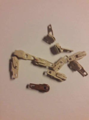 Metriketjun lukkoja väri beige 9 kpl