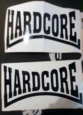 Hardcore - Kaksi tarraa - Leveys 43 cm - Korkeus 25 cm