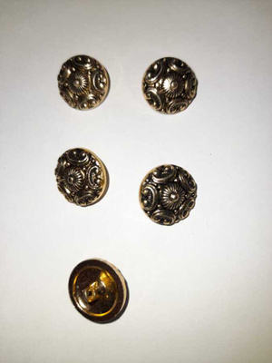 13-20 mm erilaisia kantanappeja