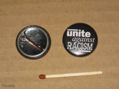 Unite Against Racism rintanappi 1" (m5)