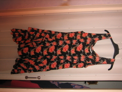 Mekko Serious sally L ruusumekko