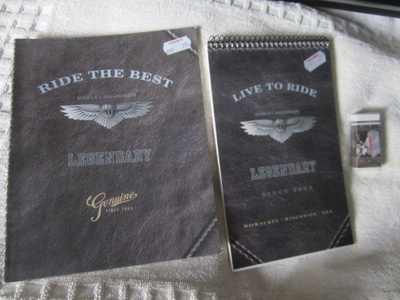Harley-Davidson Vihko + Lehtiö + Pyyhekumi