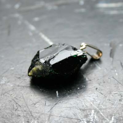 Usambara kromi turmaliini kide riipus 25.6 mm 14 ct Tansania