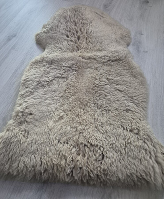 Beige aito lampaannahka Talja / Lampaantalja