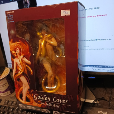 GOLDEN LOVE julie bell statue   - HEAD HUNTER STORE.