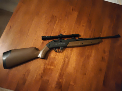 Ilmakivääri Crosman Pumpmaster 760