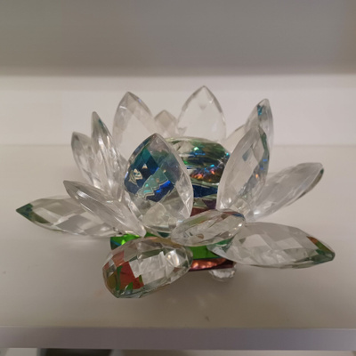 Kristallinen lootuskukka