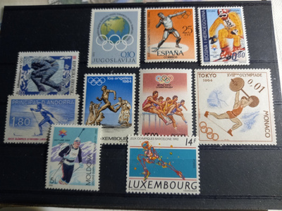 OLYMPIALAISET urheiluaiheiset merkit pieni levyllinen **