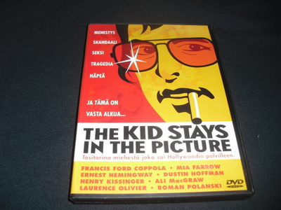 THE KID STAYS IN THE PICTURE (dokumentti) 2002***