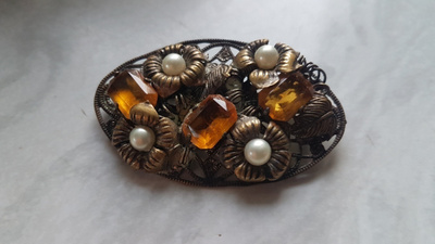 Vanha rintakoru vintage