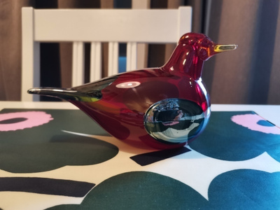 Iittala Oiva Toikka Fallingwater red lasilintu