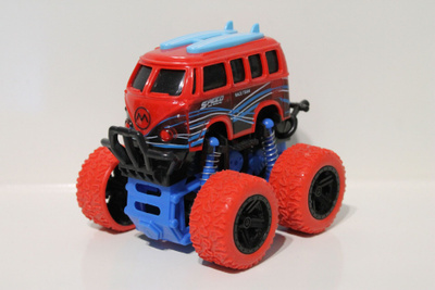 Monsterikleinbus