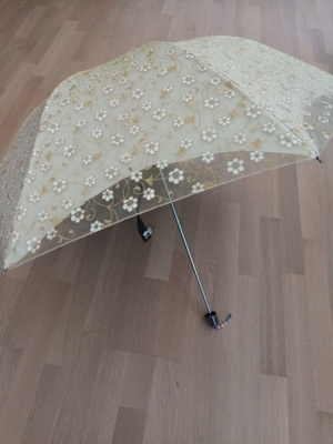 Tyylikäs sateenvarjo