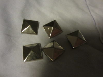Pyramidiniitti / Niitti hopeanvärinen 5 kpl