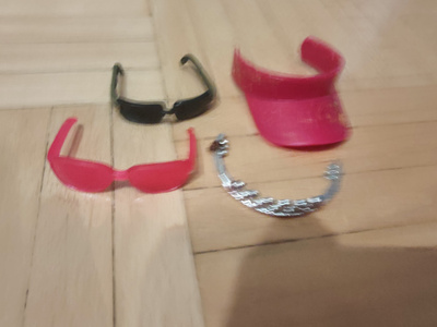 Muotinuken lippoja ja tiara