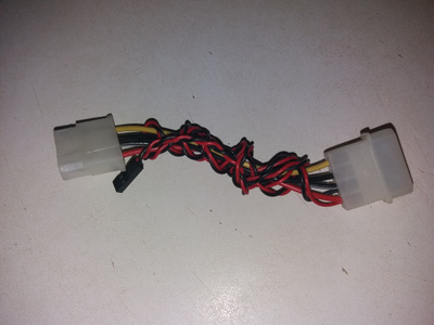tuulettimen adapteri 2-uros 5v