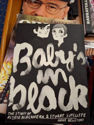Arne Bellstorf Baby’s in black
