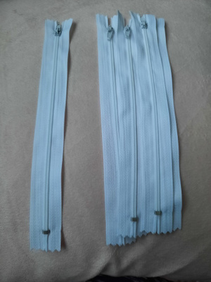 Valkoinen vetoketju 20cm