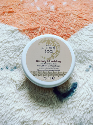 ~Avon Blissfully Nourishing -voide käsille ja jaloille~