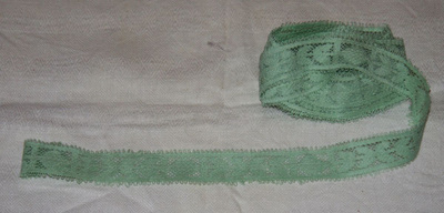 Vaaleanvihreä pitsinauha,  pituus 4,87 cm