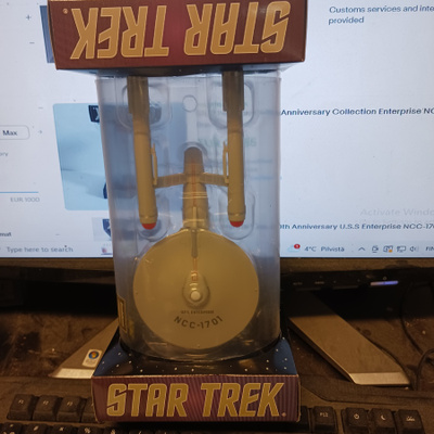 STAR TREK CORGI NCC 1701 CORGI - HEAD HUNTER STORE.