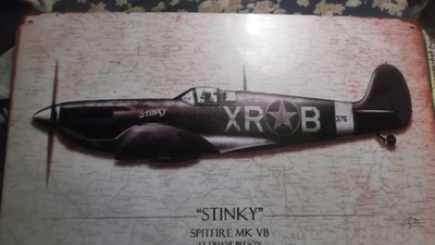 Peltikyltti lentokone Spitfire "Stinky", ruskehtava