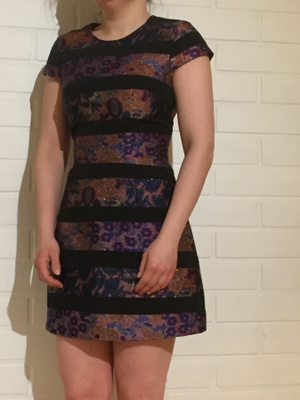 H&M värikäs juhlamekko 34