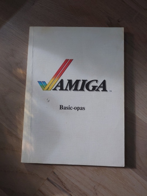 amiga basic opas