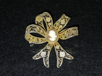 Vintage Camee hopea filigraani solki rintaneula
