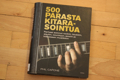 Phil Capone 500 parasta kitarasointua D2