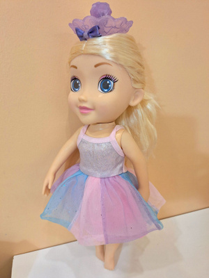 Ballerina nukke