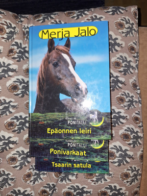 Merja Jalo : 3 Nummelan ponitalli kirjaa