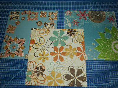3 kpl värikkäitä 15x15 papereita