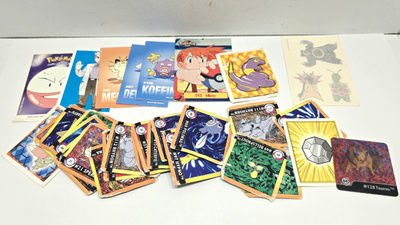 Setti Pokemon tarroja, kortteja yms