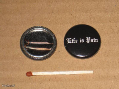 Life Is Pain rintanappi 1" (n3)